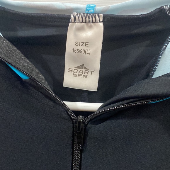 Brand New Wet Suit - Picture 2 of 3